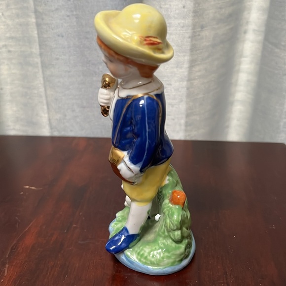 Vintage Figurine Boy with Rabbit, Gold Accents Unmarked but probably Japan - Picture 6 of 10